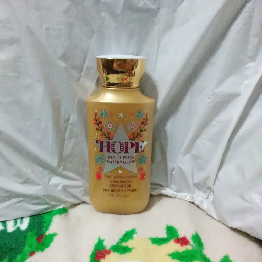 Bath and Body Works Hope Winter Peach Marshmallow Lotion!
